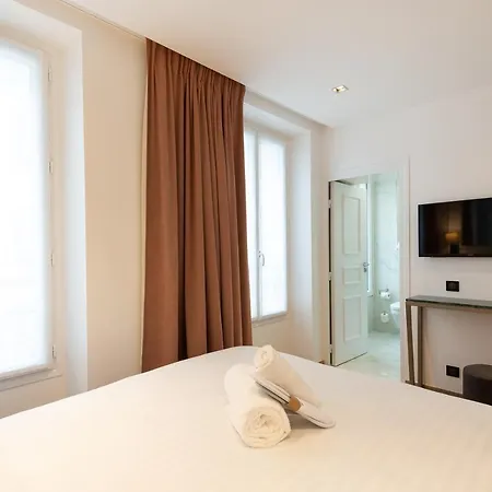 Hotel Au Coeur De Republique Paris