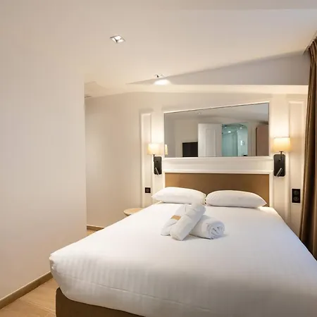 Hotel Au Coeur De Republique Parijs