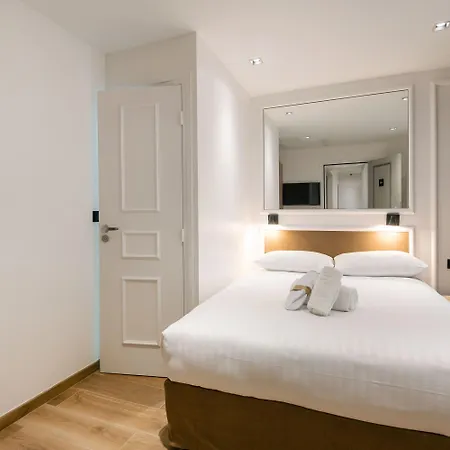 Au Coeur De Republique Paris