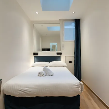 Au Coeur De Republique Hotel Parijs
