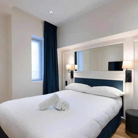 Au Coeur De Republique Hotel 3*