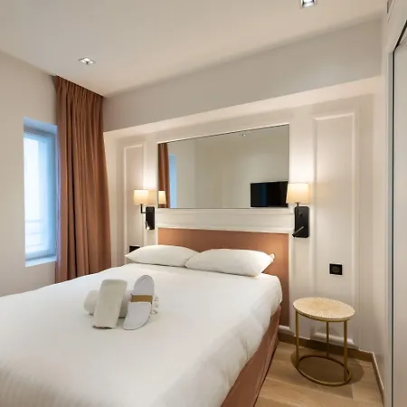 Au Coeur De Republique 3*