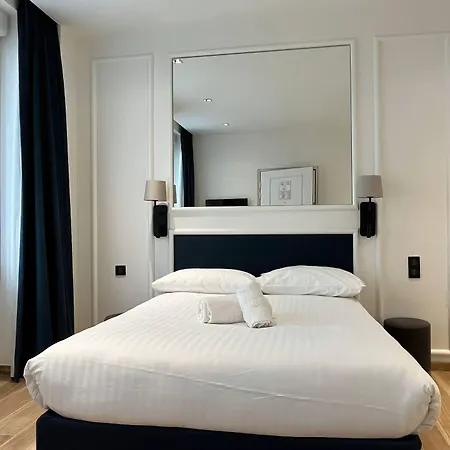Hotel Au Coeur De Republique Parijs