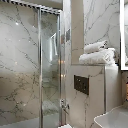 Au Coeur De Republique Hotel