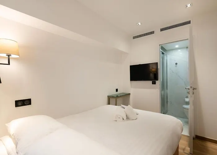 Au Coeur De Republique 3* Paris