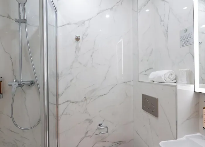 Au Coeur De Republique Hotel 3*